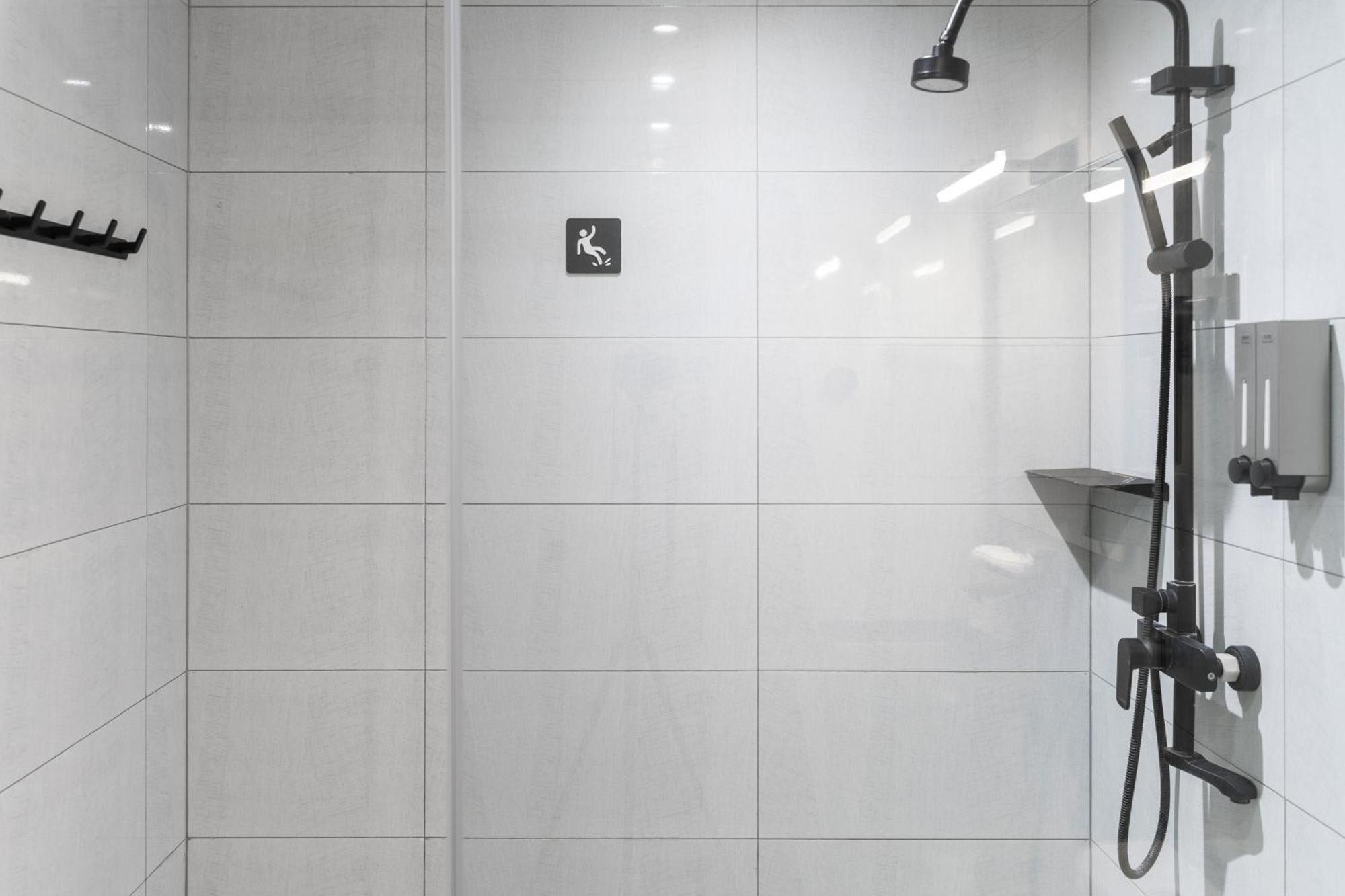 Sifang Space Hostel Xi'An - Xi'An Tiyuchang Metro Station Line2 エクステリア 写真